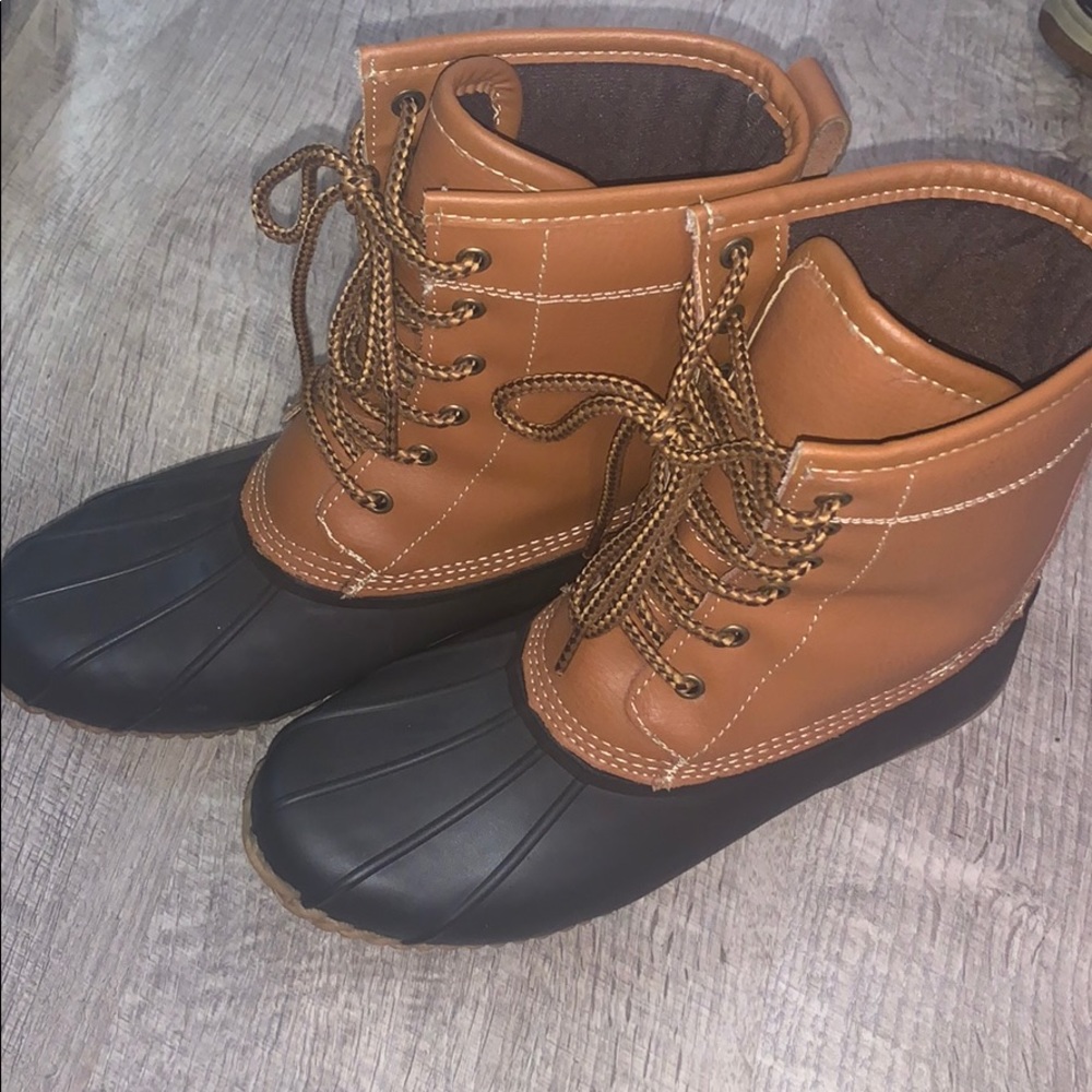 Women’s duck boots